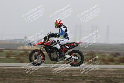 media/Nov-29-2025-TrackDaz (Sat) [[10ae2d9bce]]/B Group/Session 4 (Wheelie Bump)/